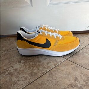 Men’s Nike Waffle Debut Size 13